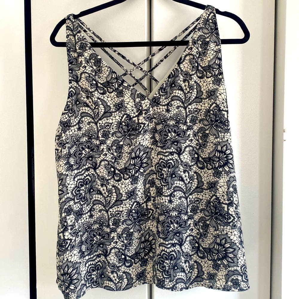Express Lace pattern top